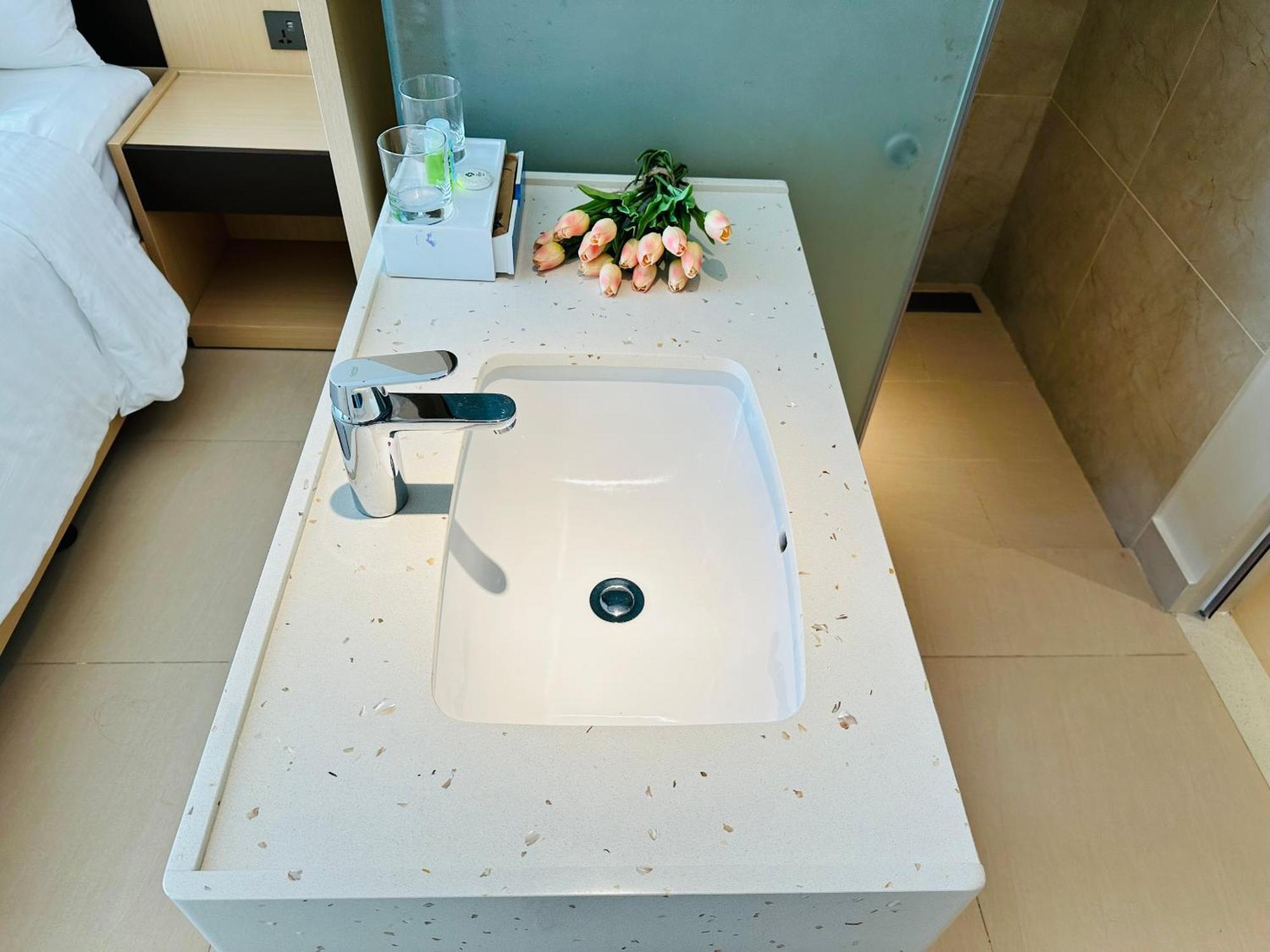 The Cam Ranh Oceanview Lejlighed Eksteriør billede